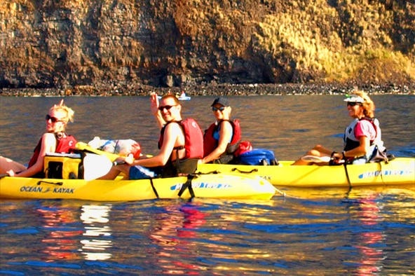 Deluxe Afternoon Kayak and Snorkel at Kealakekua Bay