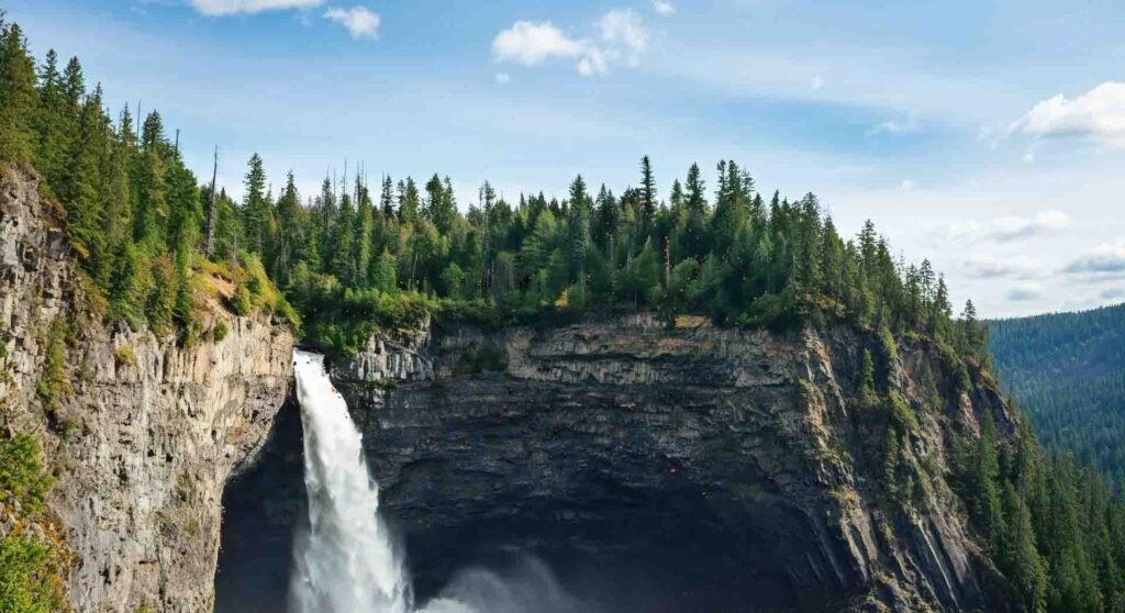 Paradise Waterfall Valley