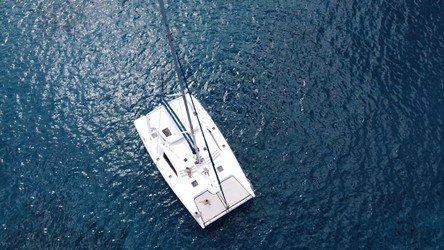 Maui-Sailing-catamaran