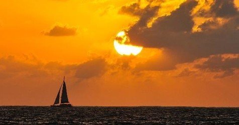 Waikiki Signature Sunset Sail f-1