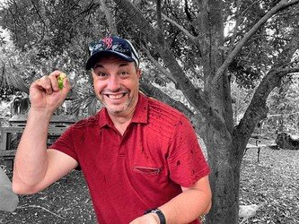 youdidit__He_cracked_the_hardest_nut_in_the_world._On_our_island_tours_we_stop_at_a_macadamia_nut_farm._You_can_try_maca