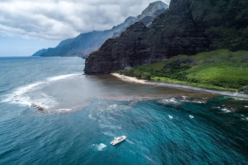 Na Pali Coast Tour on the amazing Na Pali Kai III f-6