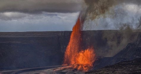 Guided Three-hour Hike in Volcanoes National Park f-9
