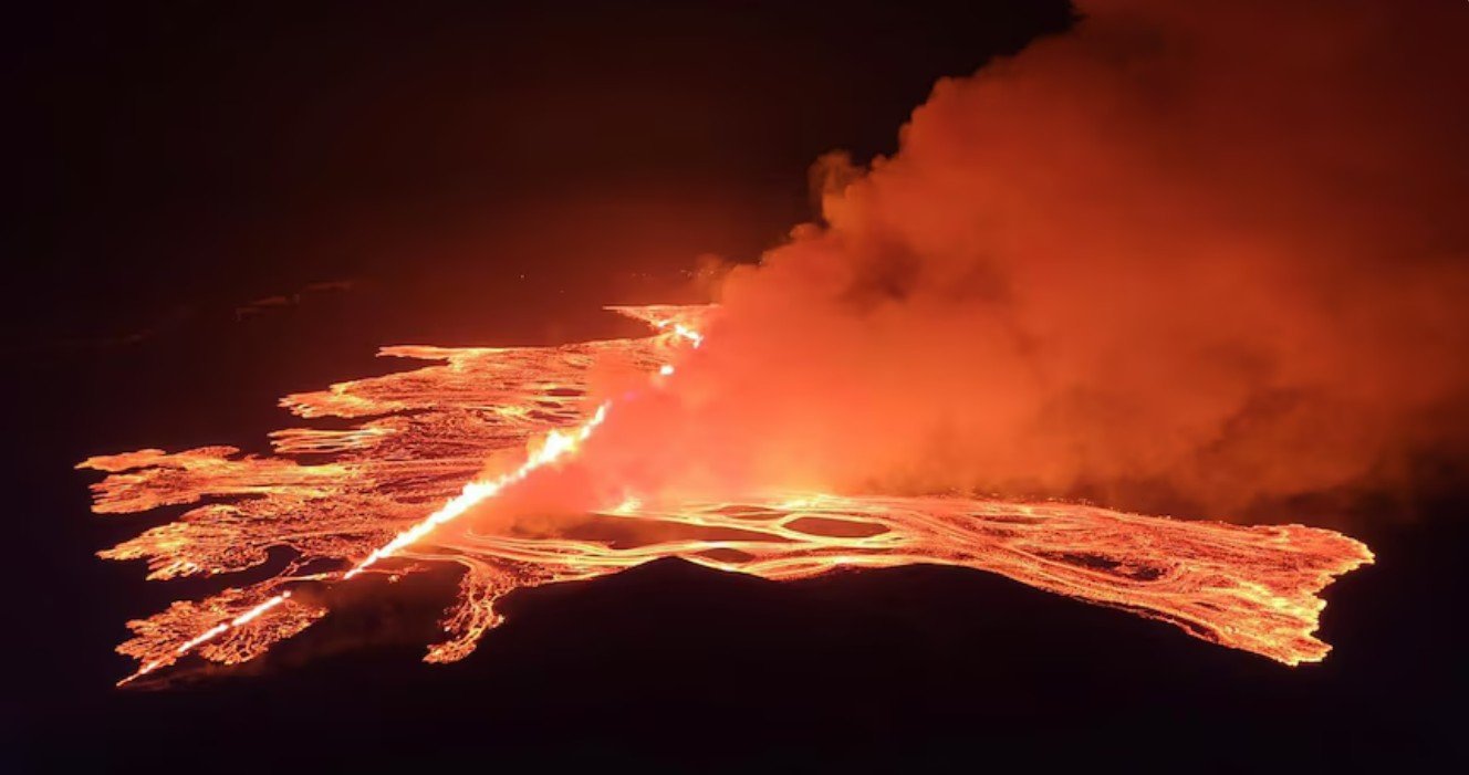 Hawaii Volcano National Park & Black Sand Beach