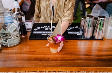 Mōʻī Royal Package Front Seating – Internal f-5