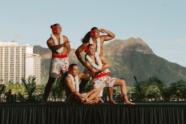 New Years Eve Luau - Premium Dinner Show f-4