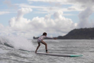 6-8 Surfers Private Group Ohana Lesson f-13