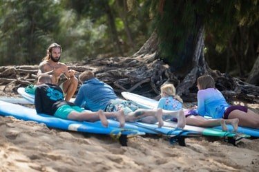 6-8 Surfers Private Group Ohana Lesson f-4