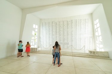 Battleship Missouri & Helicopter Tour f-5