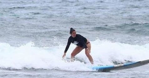 North Shore Surfing Lessons f-4