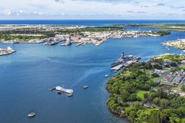 Outer Island - Pearl Harbor Fly-Drive With Helicopter Package f-1