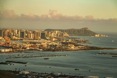 Outer Island - Pearl Harbor Fly-Drive With Helicopter Package f-5