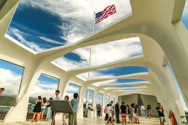 Outer Island - Pearl Harbor Fly-Drive With Helicopter Package f-6