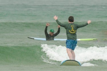 Surf Lessons f-2