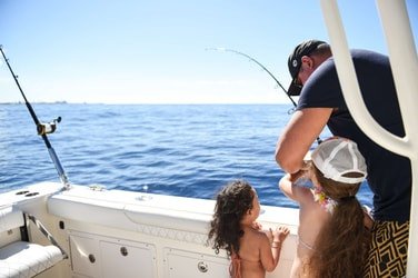 Venture Ko Olina Nearshore Fishing f-11