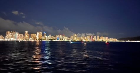 Private Fireworks & City Lights Cruise Keanuenue f-2